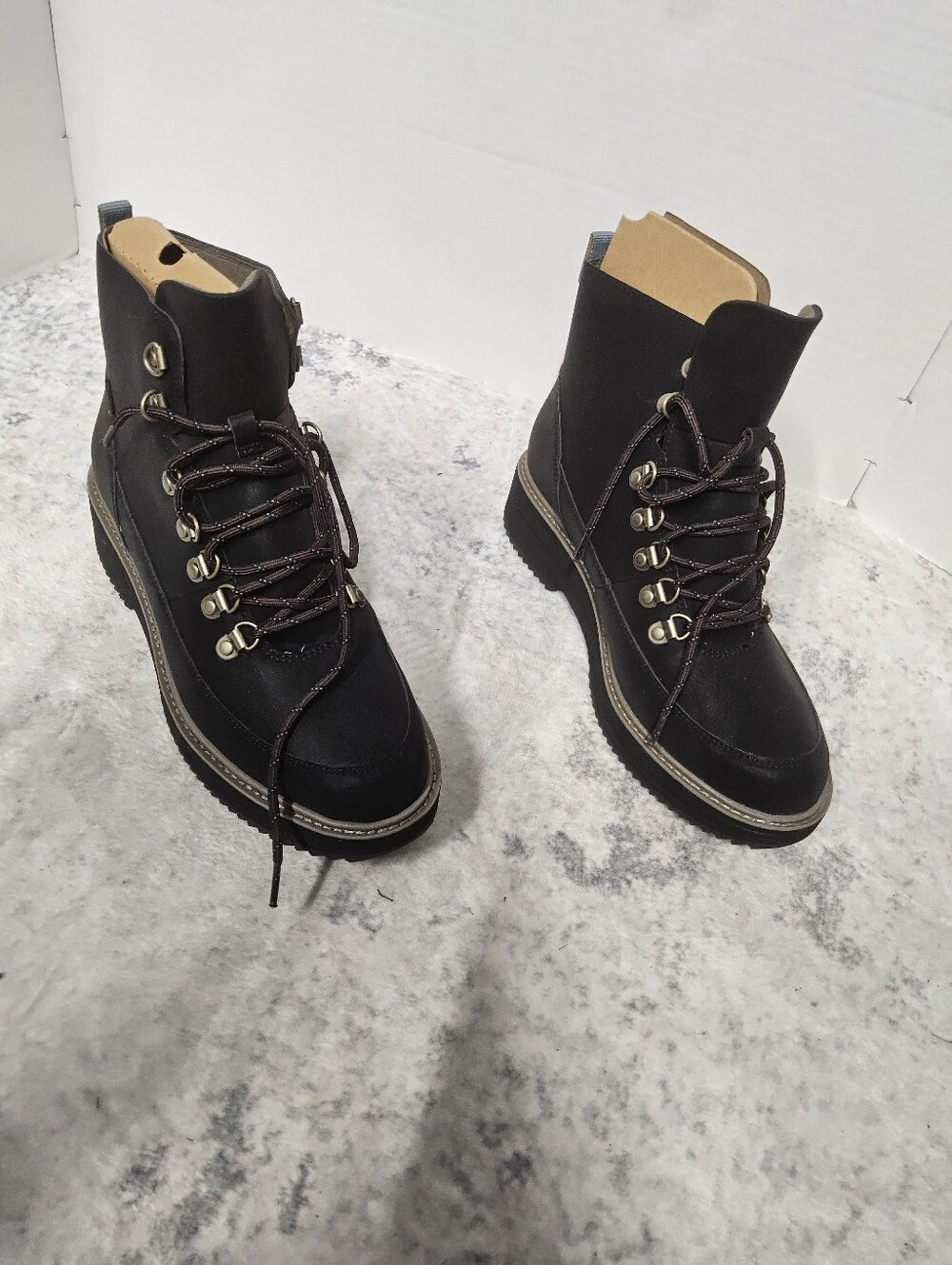 NWOT Teva Size 10 Women's Black Lace-Up Hiking Midform Boots